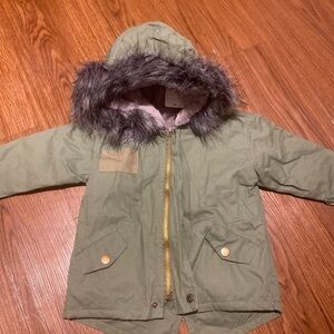 Hunter Green w/grey fur hood, toddler girl coat. Size 3-4T. * BRAND NEW*